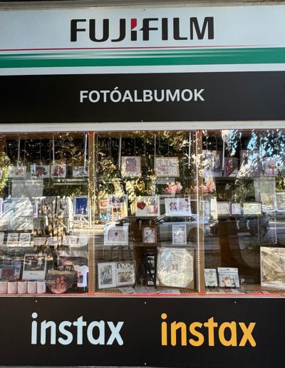 Kirakat fóliázás - Sipos & Sipos